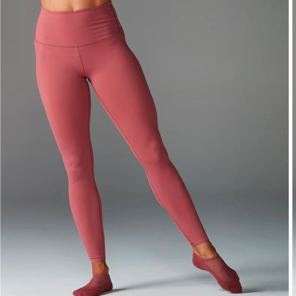 NWT Tavi evolution right in color canyon. Size small